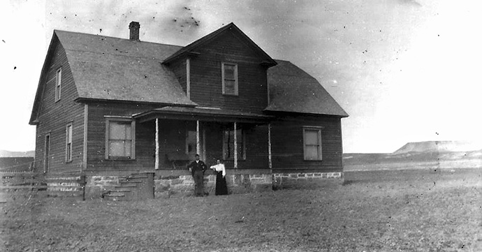 black and white picture of the Blackstock Barn